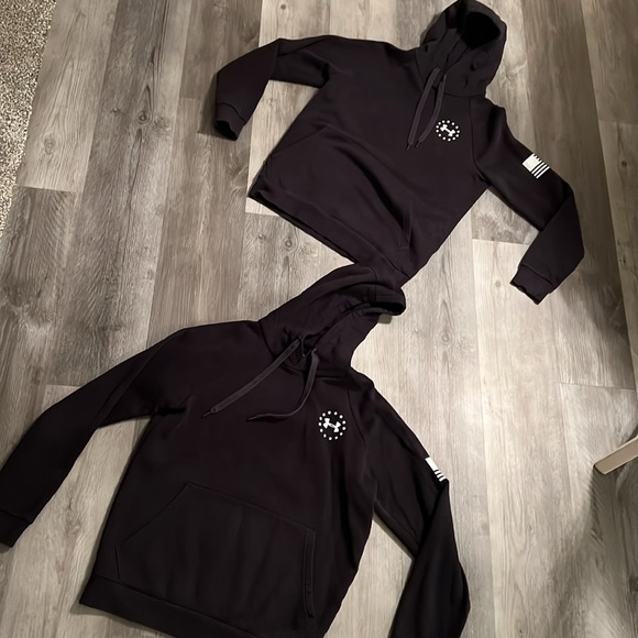 (2) Under Armour Freedom Sweatshirts - Picture 3 of 8